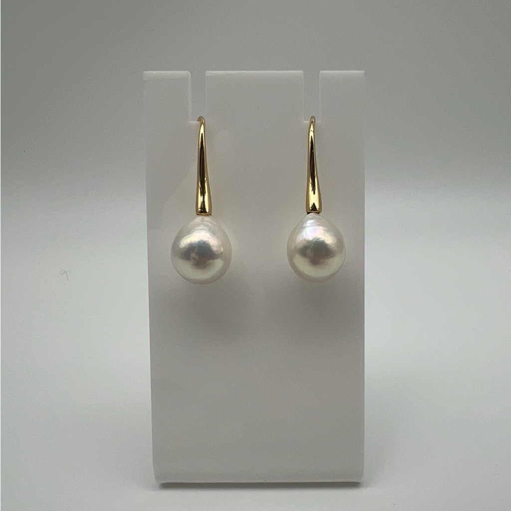 Elegant Gold And White Pearl Earrings
